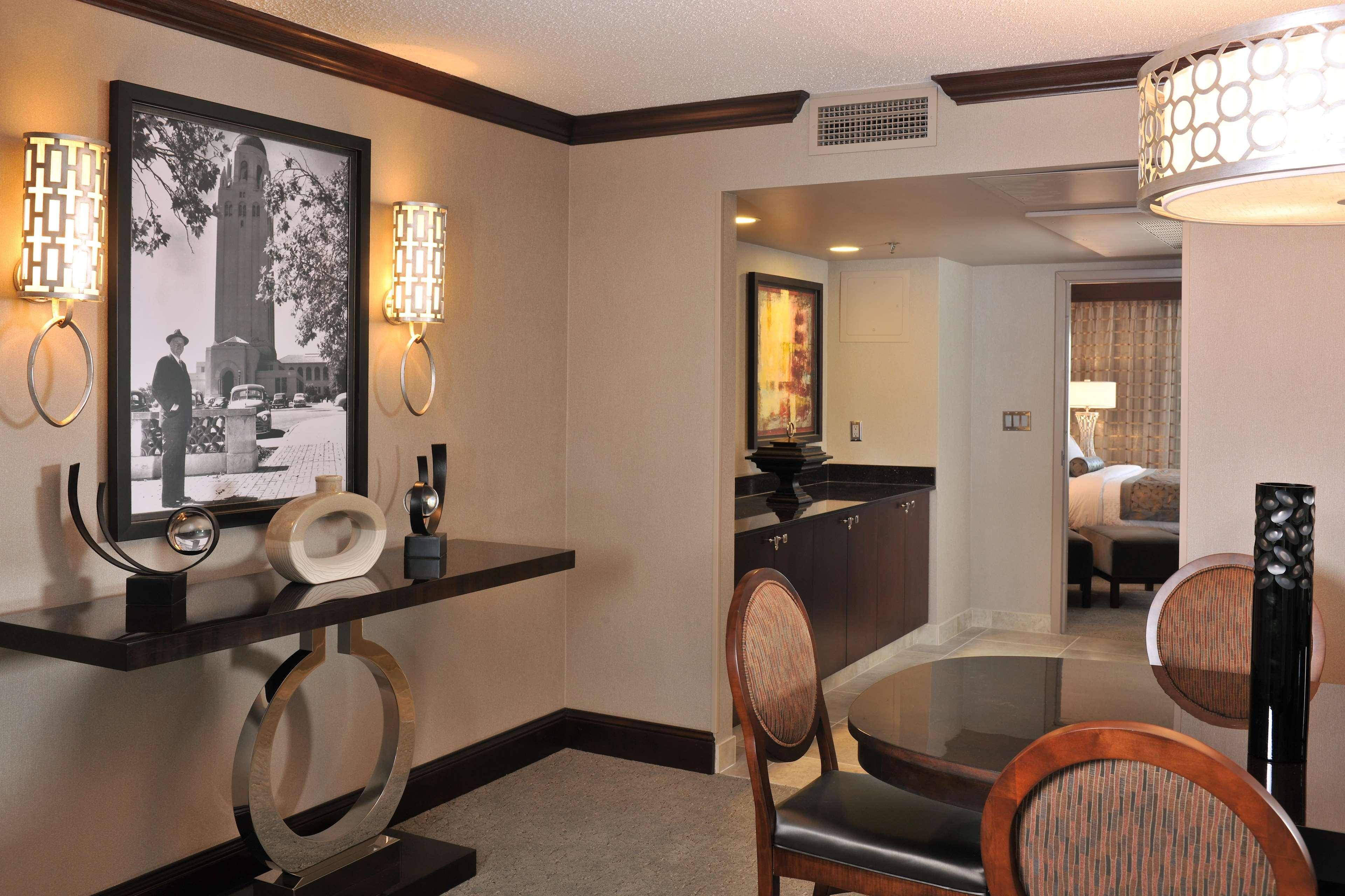 Embassy Suites Des Moines Downtown Ruang foto