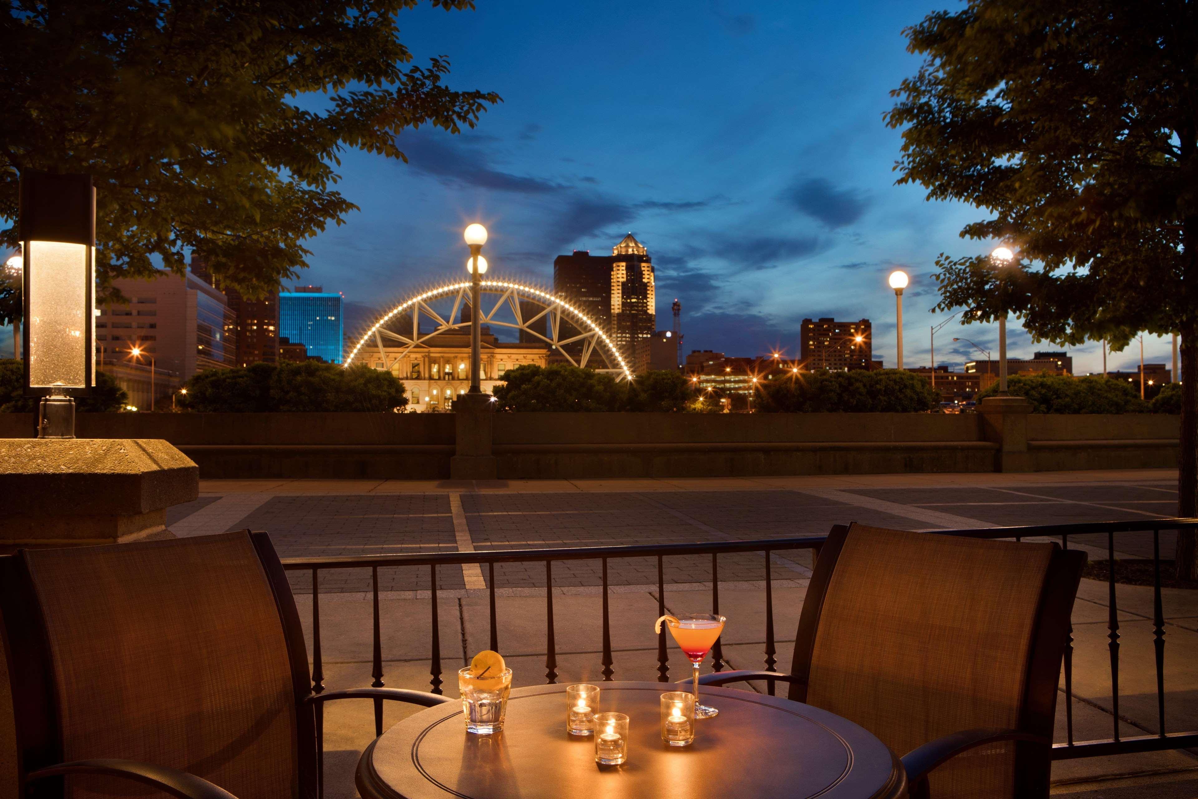 Embassy Suites Des Moines Downtown Bagian luar foto