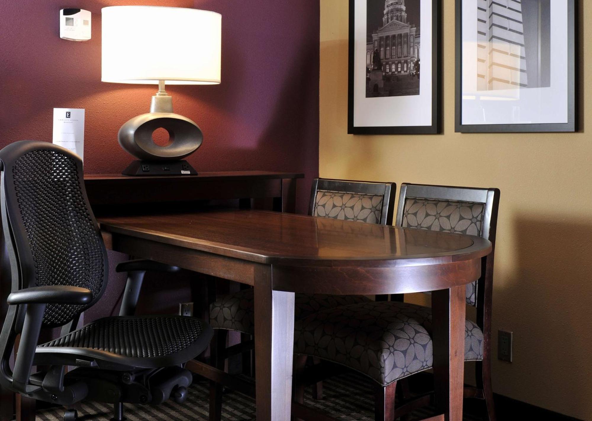 Embassy Suites Des Moines Downtown Bagian luar foto