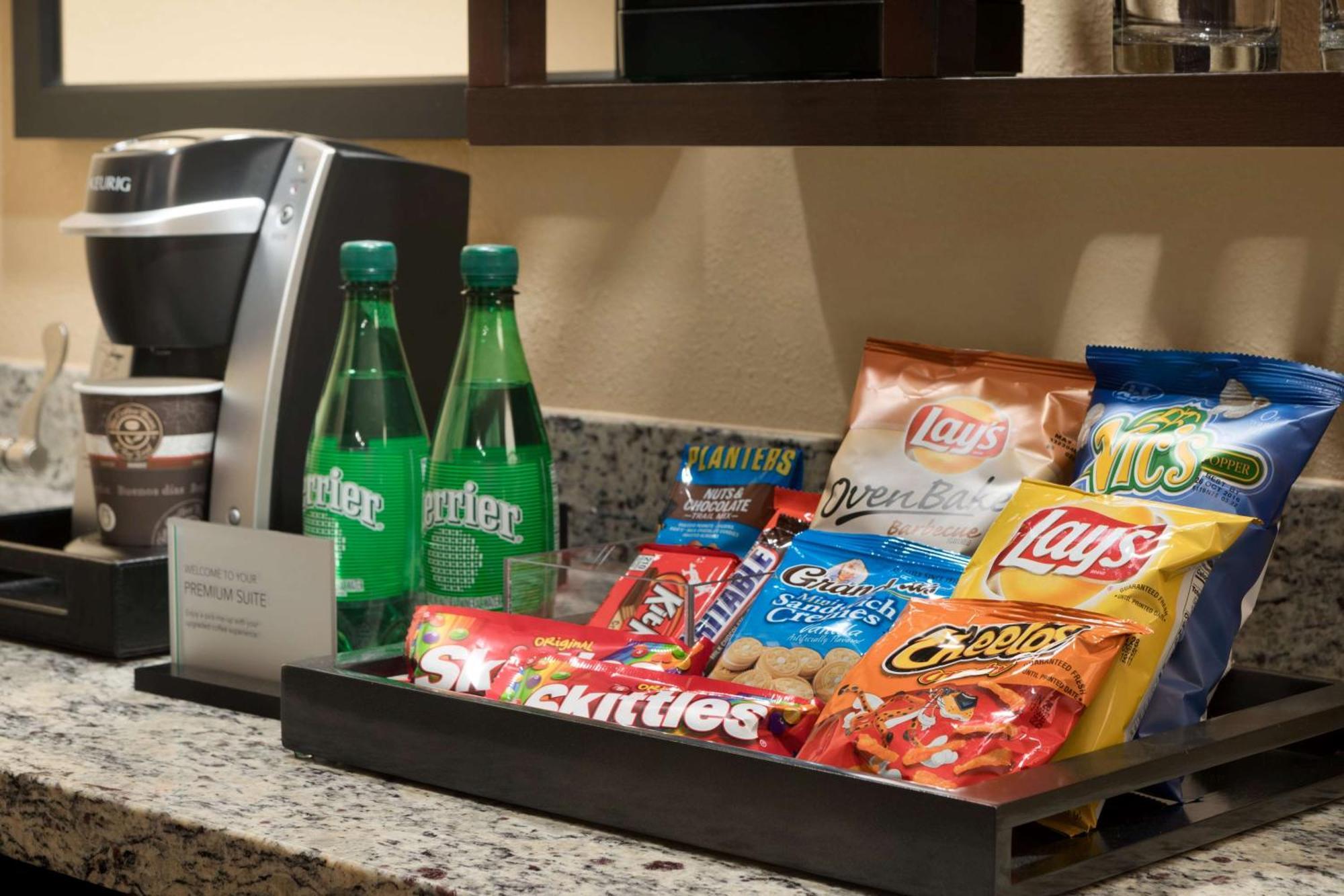 Embassy Suites Des Moines Downtown Bagian luar foto